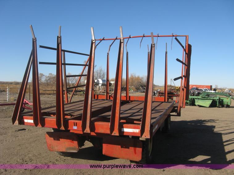 image for item H9343 New Holland 1047 stack wagon