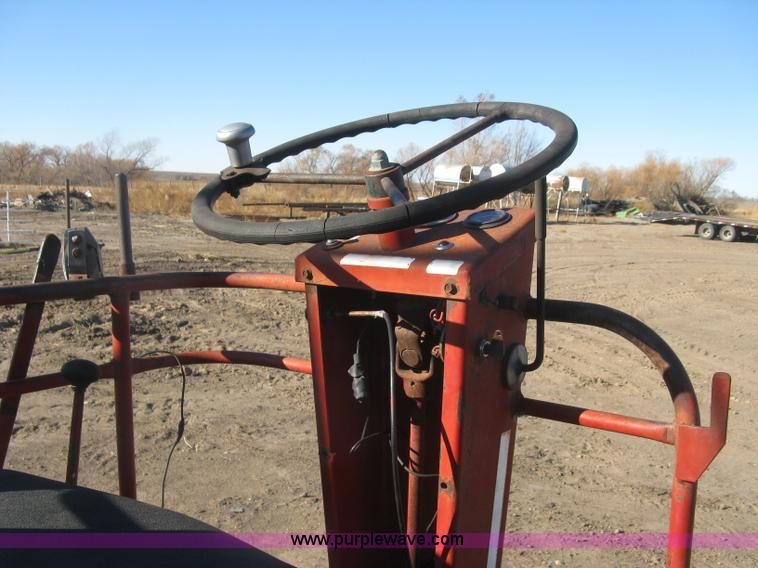 image for item H9343 New Holland 1047 stack wagon