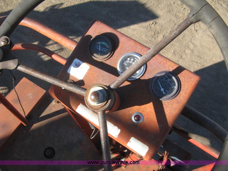 image for item H9343 New Holland 1047 stack wagon