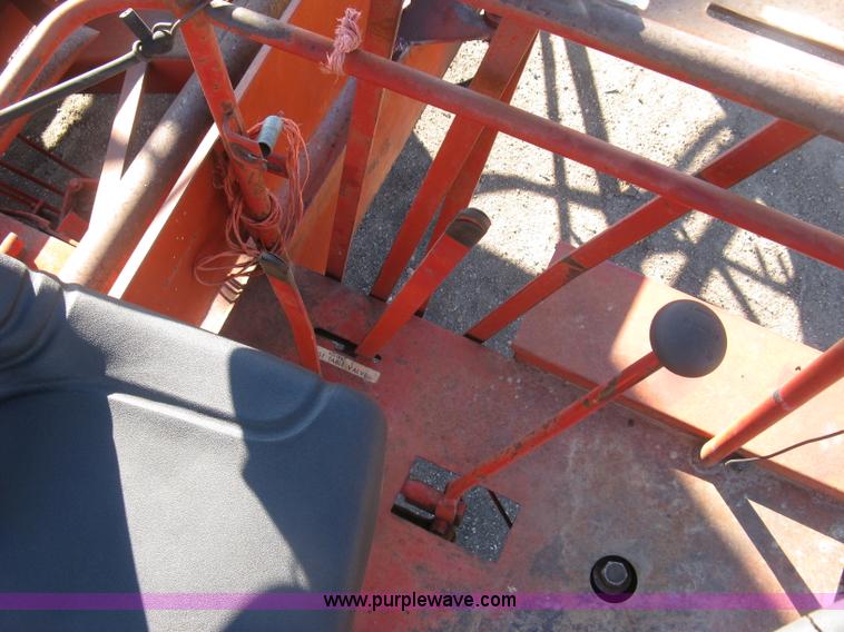 image for item H9343 New Holland 1047 stack wagon