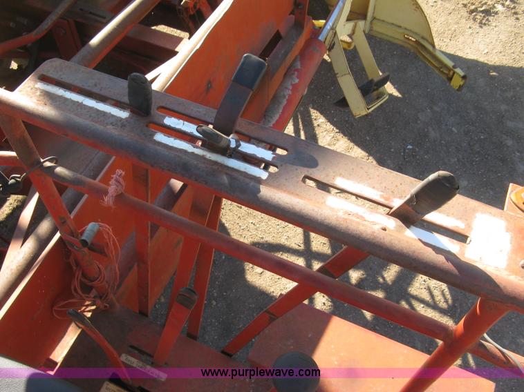 image for item H9343 New Holland 1047 stack wagon