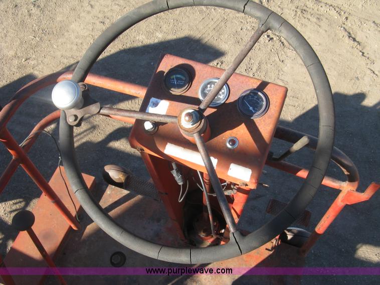 image for item H9343 New Holland 1047 stack wagon