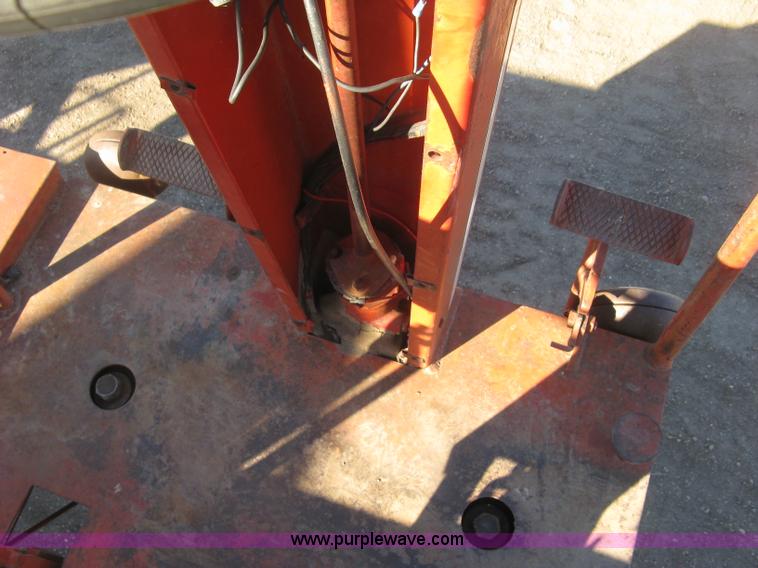 image for item H9343 New Holland 1047 stack wagon