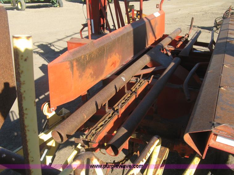 image for item H9343 New Holland 1047 stack wagon