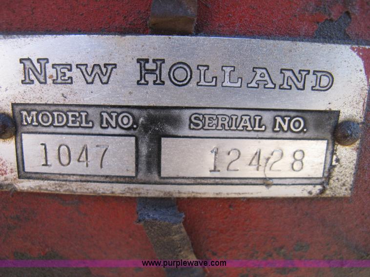 image for item H9343 New Holland 1047 stack wagon