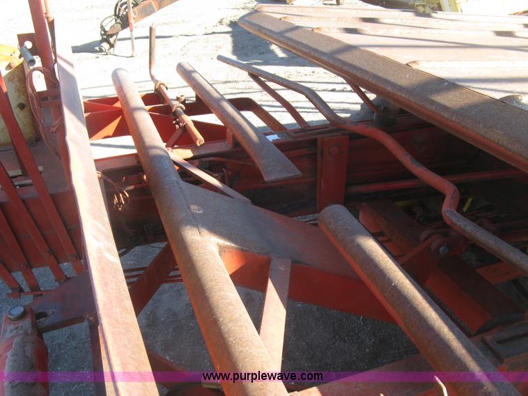 image for item H9343 New Holland 1047 stack wagon