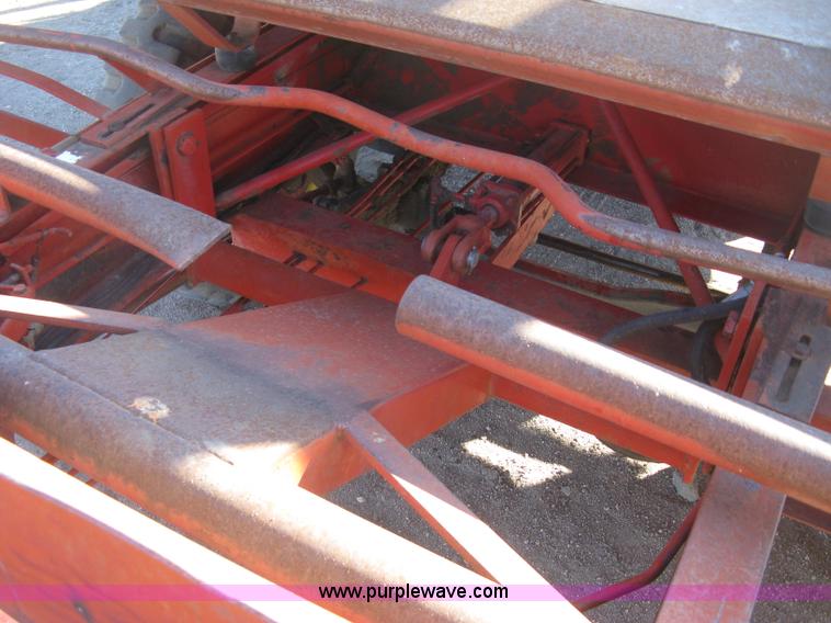 image for item H9343 New Holland 1047 stack wagon