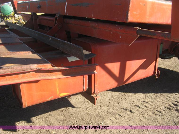 image for item H9343 New Holland 1047 stack wagon