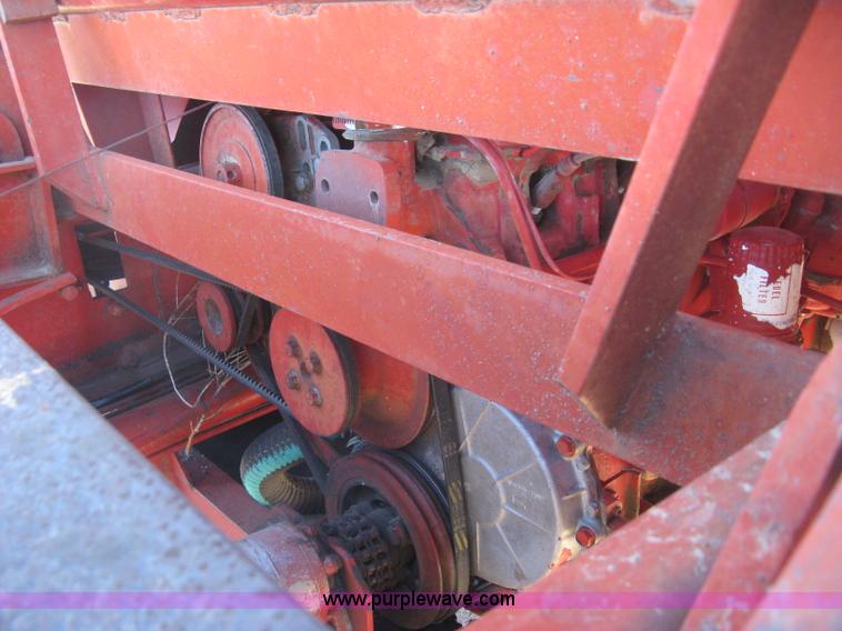 image for item H9343 New Holland 1047 stack wagon