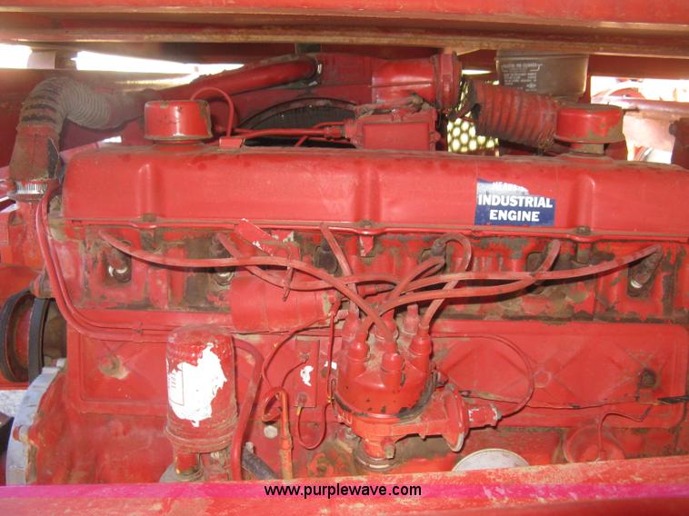 image for item H9343 New Holland 1047 stack wagon