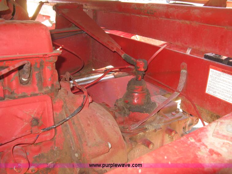 image for item H9343 New Holland 1047 stack wagon