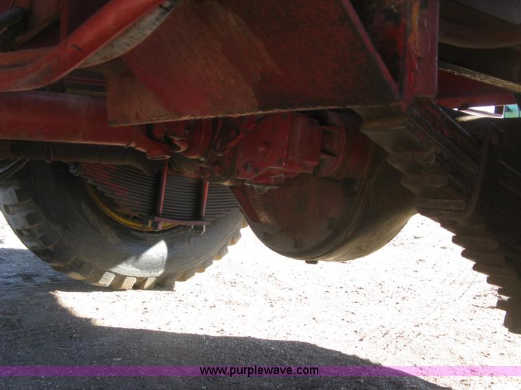 image for item H9343 New Holland 1047 stack wagon