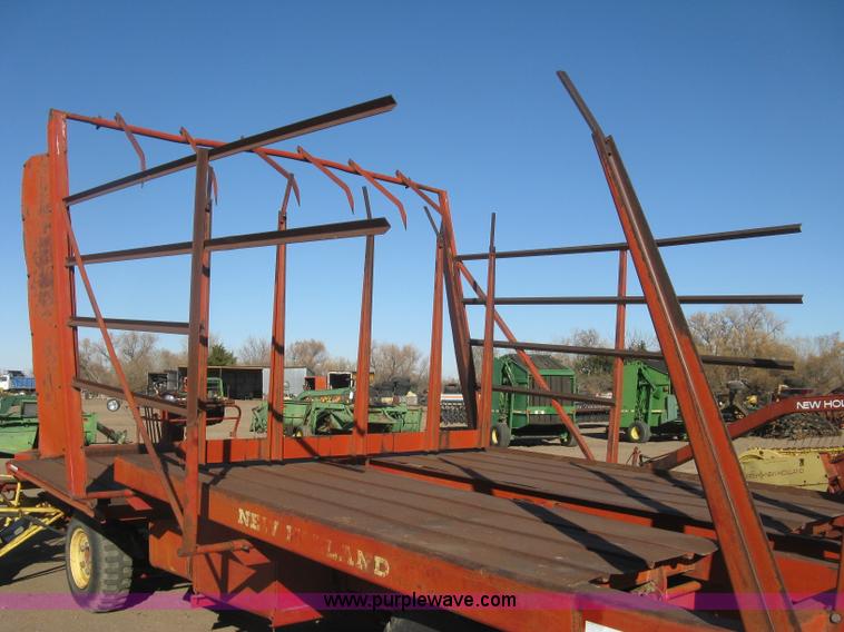 image for item H9343 New Holland 1047 stack wagon