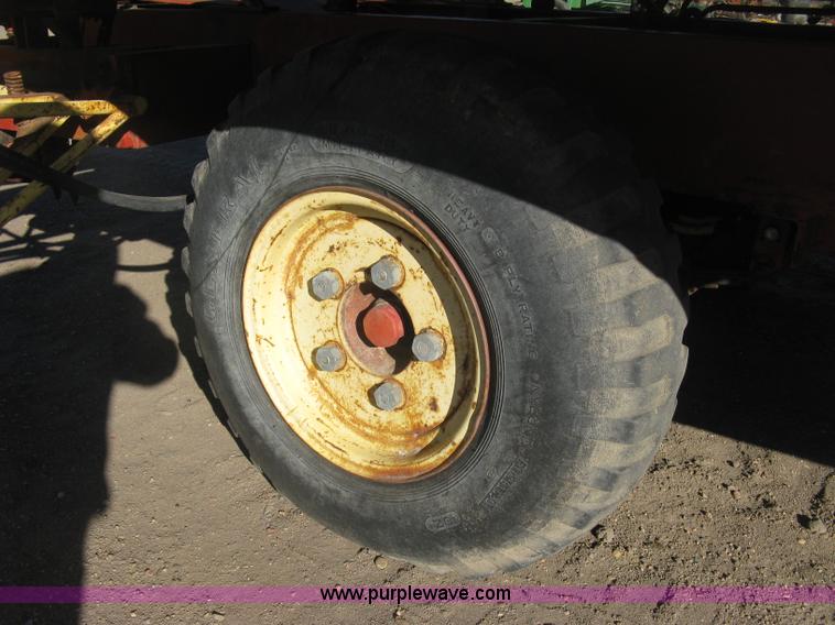 image for item H9343 New Holland 1047 stack wagon