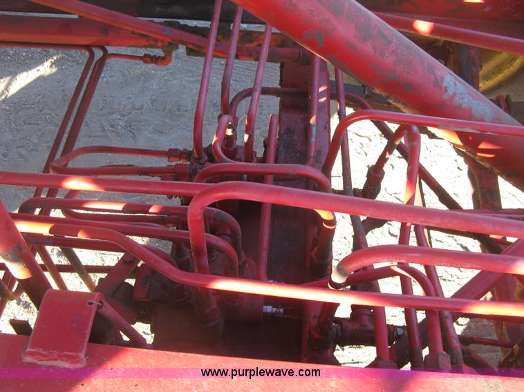 image for item H9343 New Holland 1047 stack wagon