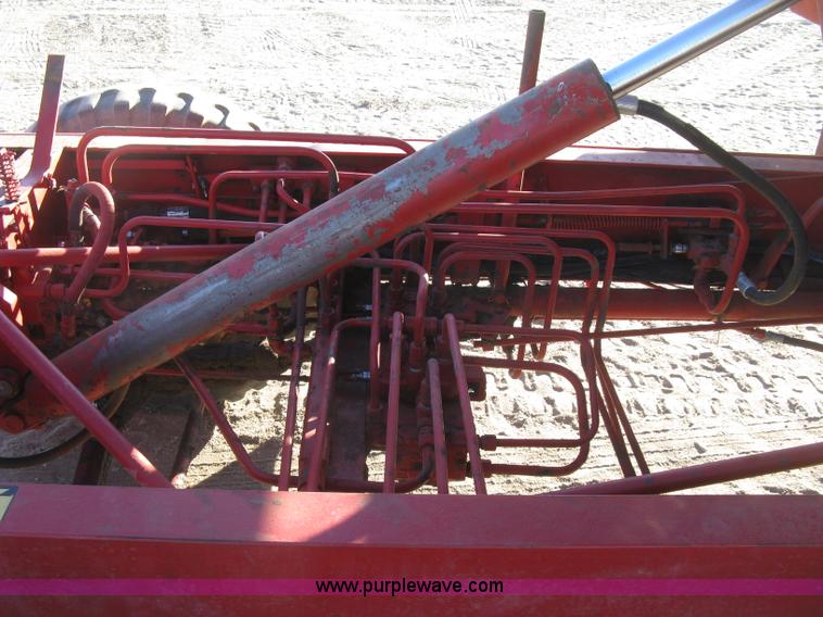 image for item H9343 New Holland 1047 stack wagon