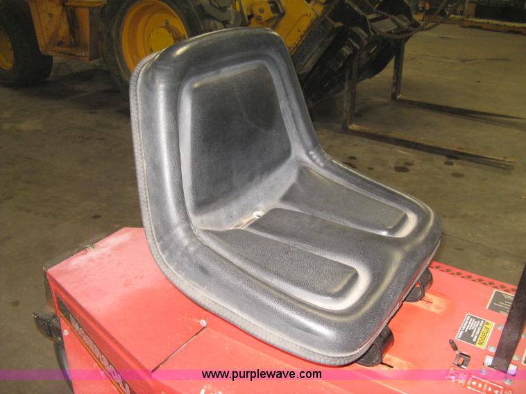 image for item H9351 2003 Ingersoll 5820V ZTR lawn mower