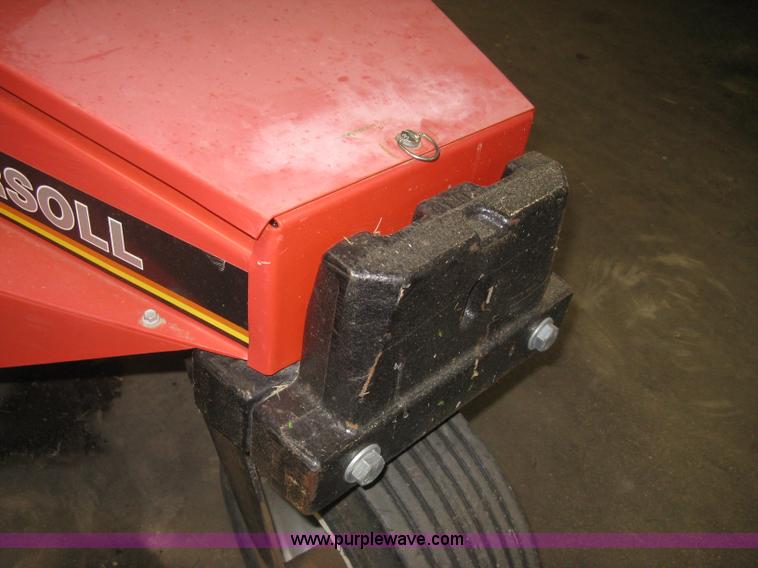 image for item H9351 2003 Ingersoll 5820V ZTR lawn mower