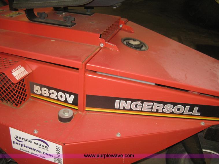 image for item H9351 2003 Ingersoll 5820V ZTR lawn mower