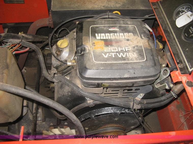 image for item H9351 2003 Ingersoll 5820V ZTR lawn mower