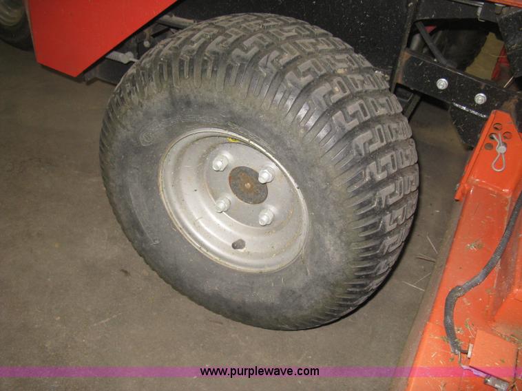 image for item H9351 2003 Ingersoll 5820V ZTR lawn mower