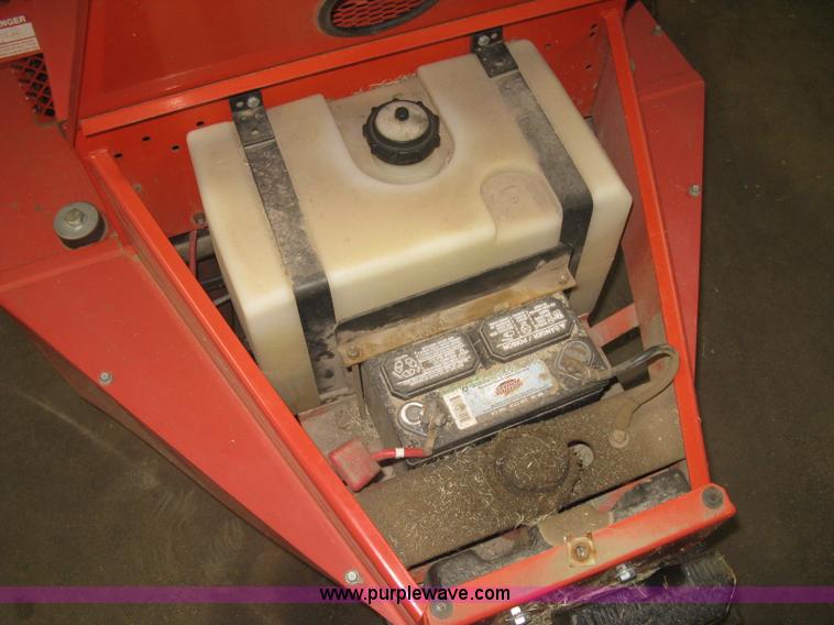 image for item H9351 2003 Ingersoll 5820V ZTR lawn mower