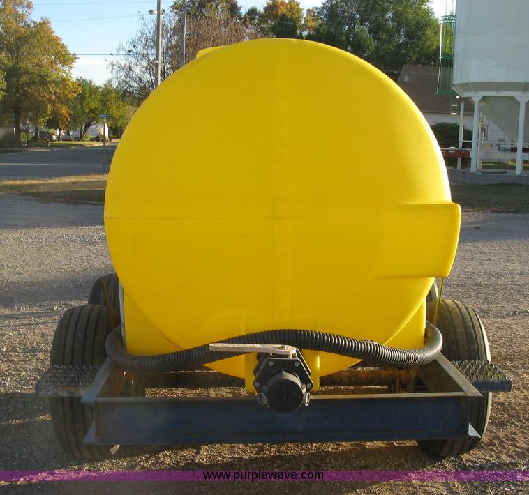 image for item H9394 Schaben 1,025 gallon nurse trailer