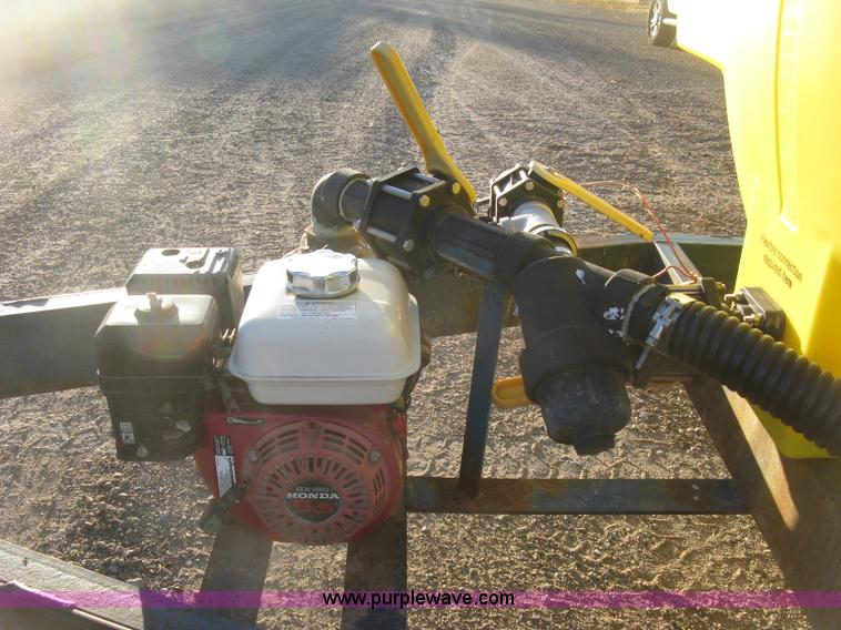 image for item H9394 Schaben 1,025 gallon nurse trailer