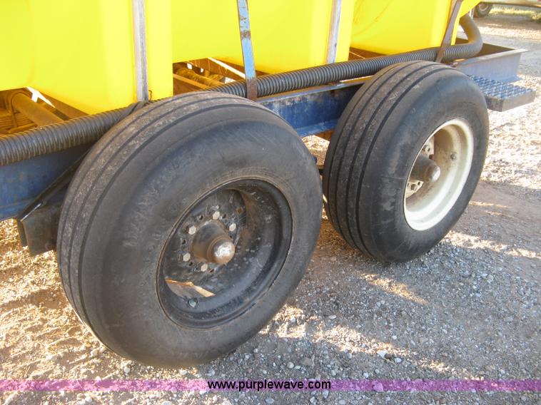 image for item H9394 Schaben 1,025 gallon nurse trailer