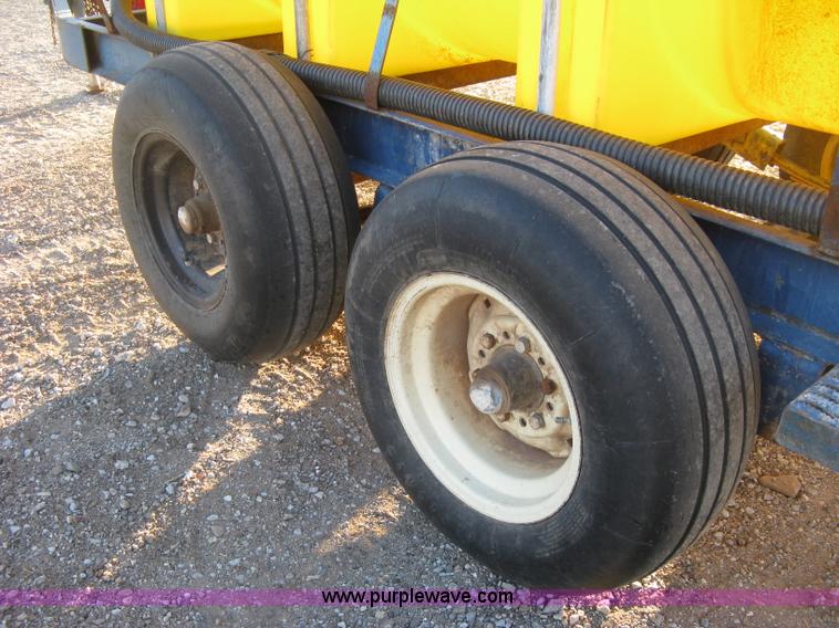 image for item H9394 Schaben 1,025 gallon nurse trailer