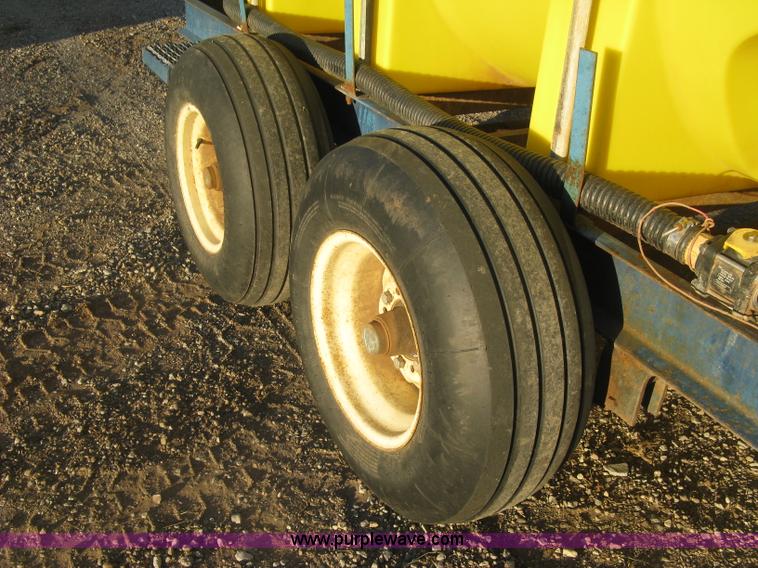 image for item H9394 Schaben 1,025 gallon nurse trailer