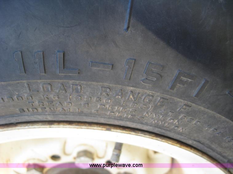 image for item H9394 Schaben 1,025 gallon nurse trailer