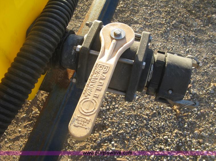 image for item H9394 Schaben 1,025 gallon nurse trailer