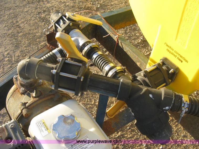 image for item H9394 Schaben 1,025 gallon nurse trailer