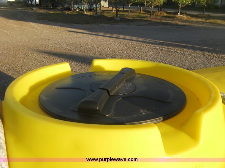 image for item H9394 Schaben 1,025 gallon nurse trailer