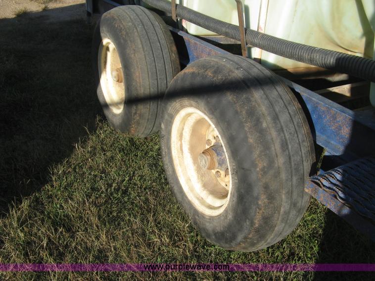 image for item H9396 Schaben 1,000 gallon nurse tank trailer