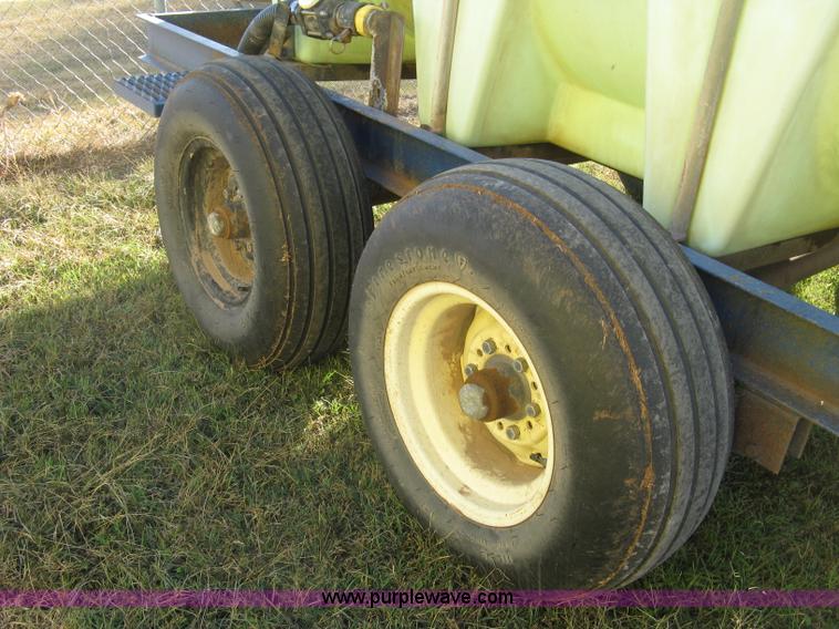 image for item H9396 Schaben 1,000 gallon nurse tank trailer