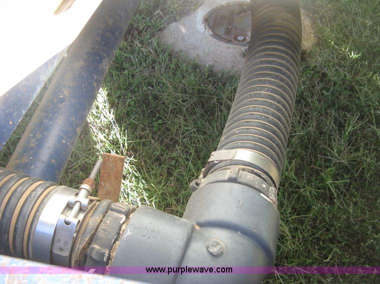 image for item H9396 Schaben 1,000 gallon nurse tank trailer