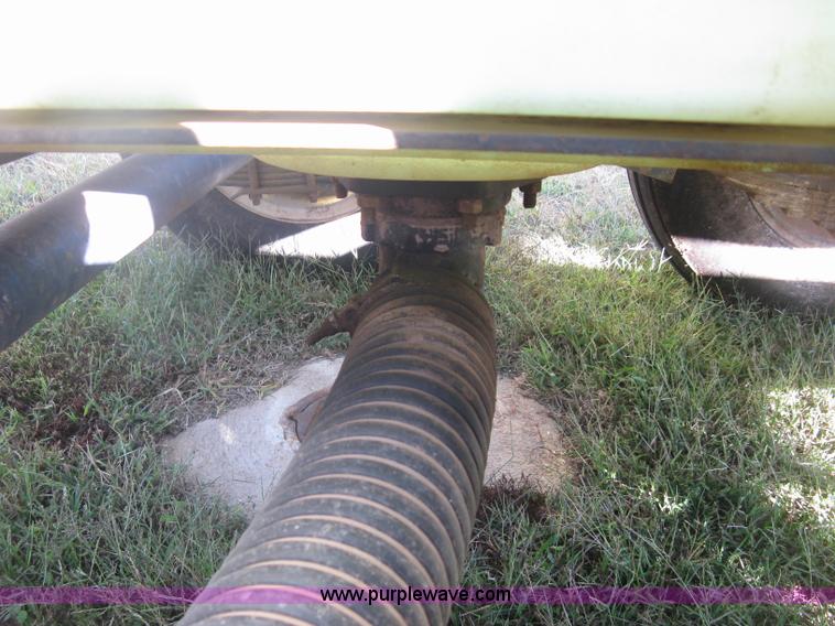 image for item H9396 Schaben 1,000 gallon nurse tank trailer