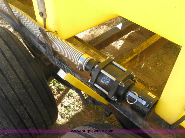 image for item H9397 1,025 gallon nurse tank trailer