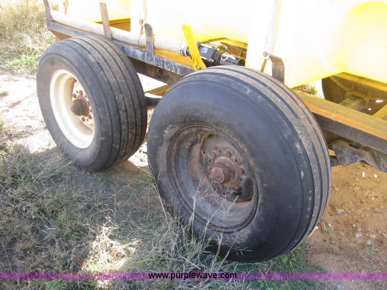 image for item H9397 1,025 gallon nurse tank trailer