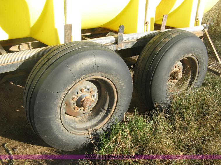 image for item H9397 1,025 gallon nurse tank trailer