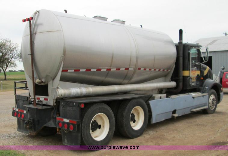 image for item H9402 1991 International 9400 Eagle liquid fertilizer tender truck