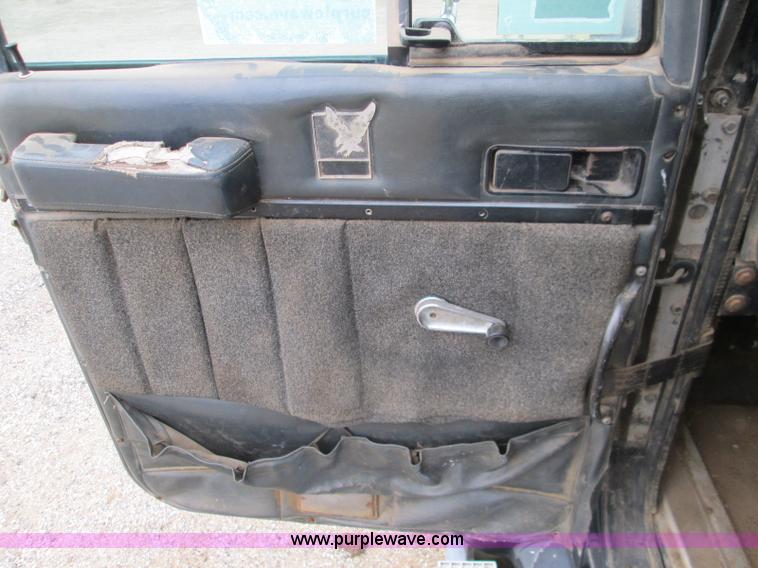 image for item H9402 1991 International 9400 Eagle liquid fertilizer tender truck