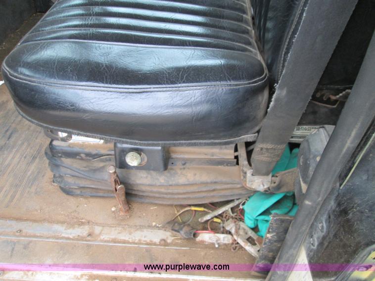 image for item H9402 1991 International 9400 Eagle liquid fertilizer tender truck