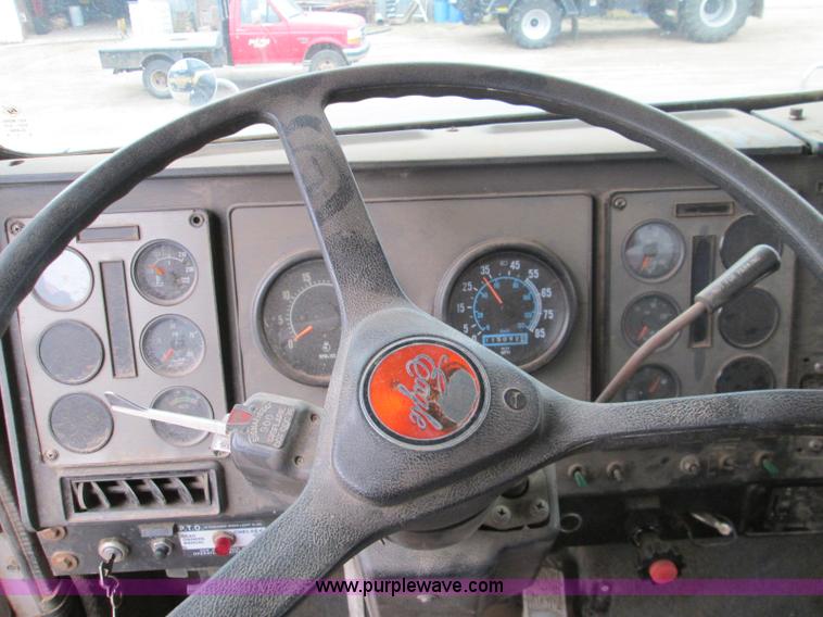 image for item H9402 1991 International 9400 Eagle liquid fertilizer tender truck