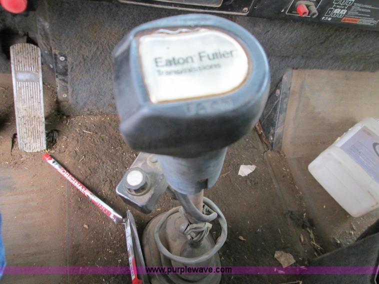 image for item H9402 1991 International 9400 Eagle liquid fertilizer tender truck