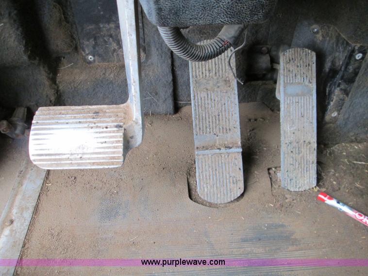 image for item H9402 1991 International 9400 Eagle liquid fertilizer tender truck