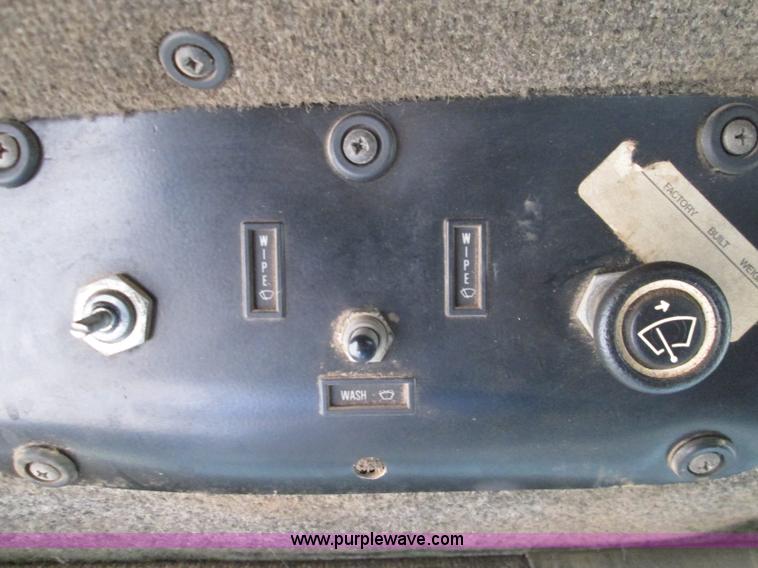 image for item H9402 1991 International 9400 Eagle liquid fertilizer tender truck