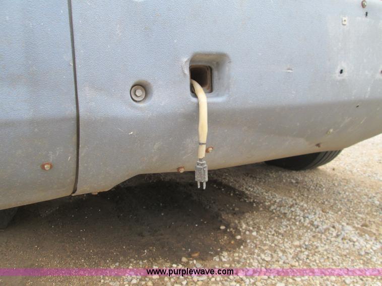 image for item H9402 1991 International 9400 Eagle liquid fertilizer tender truck